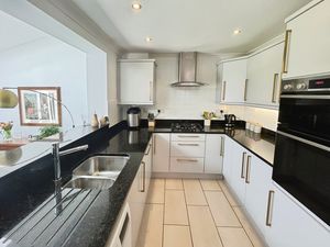 Kitchen- click for photo gallery